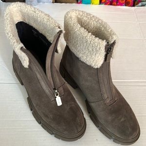 Blondo Plaka Nubuck leather Zip Bootie flat shearling cuff Moto h2o proof 8-8.5